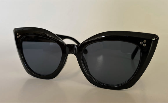 Large Black Cat Eye Sunglasses